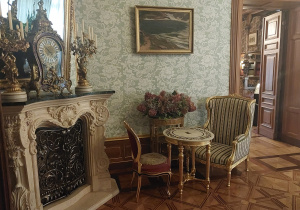 Pałacowe wnętrza, pałacowe maniery.