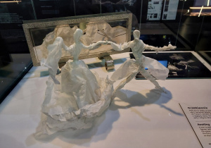 Zwiedzanie wystawy w EC1.