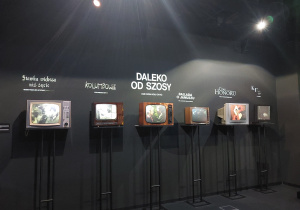 Zwiedzanie wystawy w EC1.